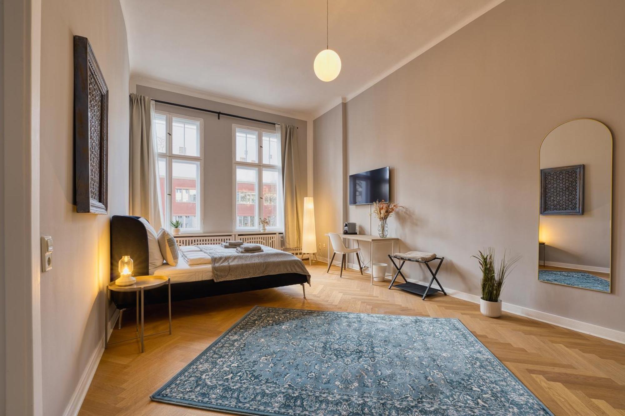 Jomi Stays, Brandenburgische Strasse 16 - Wohnen Beim Kurfuerstendamm — Photos 1
